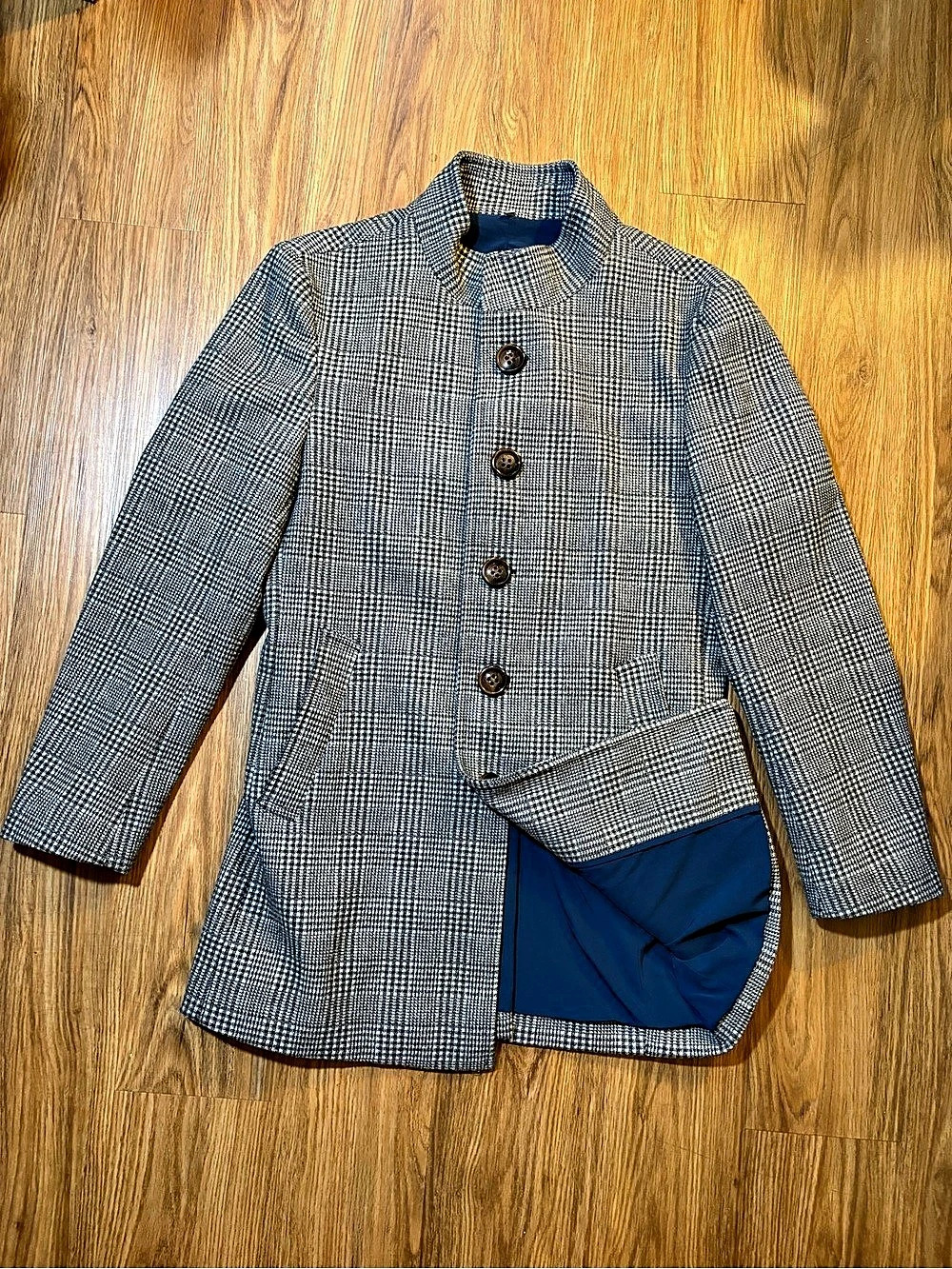Mens Plaid overcoat in Gray & black plaid Like New